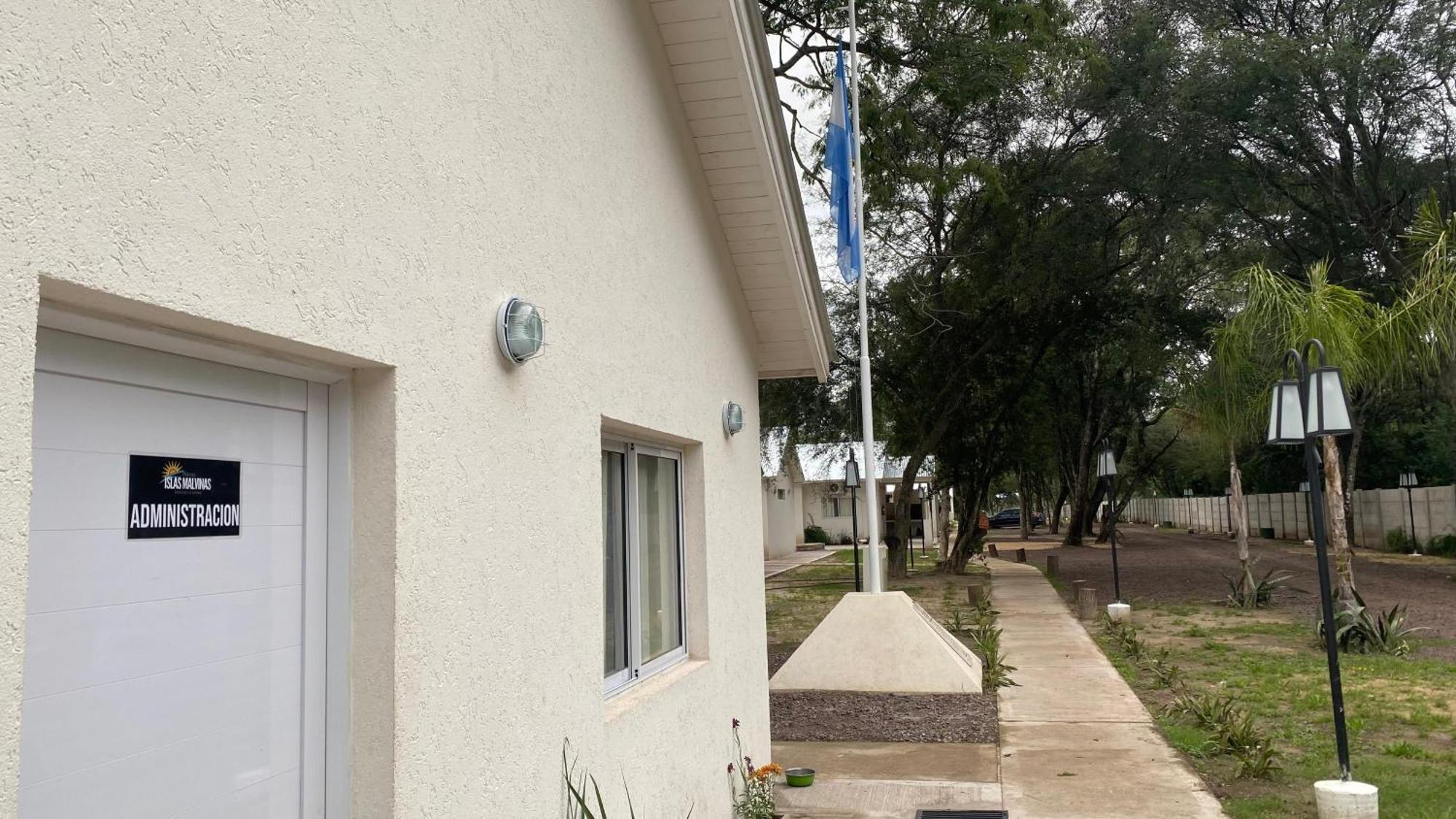 Cabanas Islas Malvinas Paso de la Patria Exterior foto